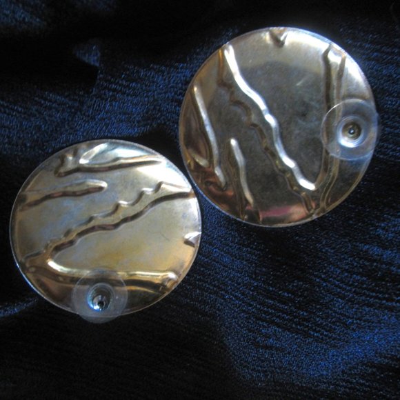 Vintage 80's Earrings Pink enamel Round abstract Earrings - Picture 2 of 5